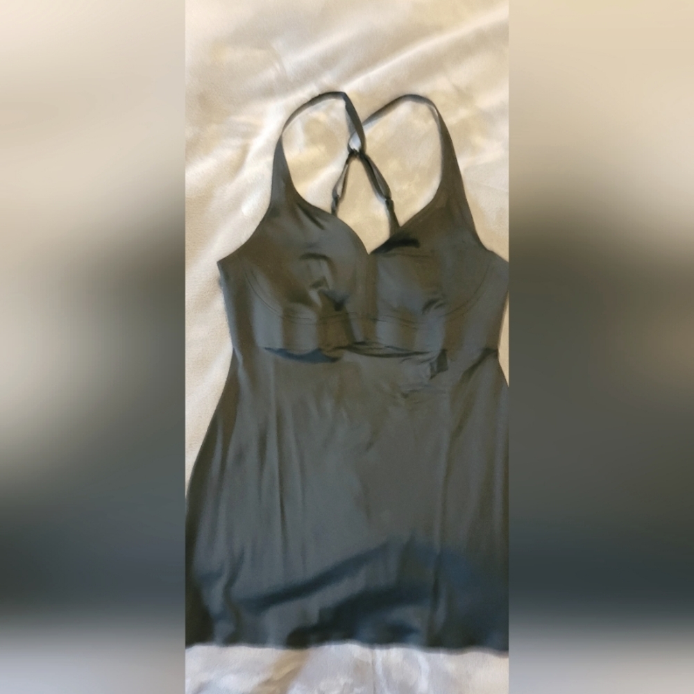 Lululemon Athletics, extra small body top, lined with adjustable straps.